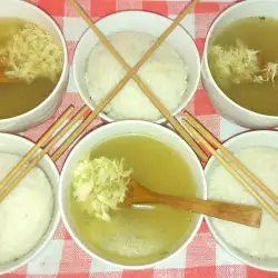 Азиатска яйчена супа и ориз