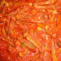 Бамя с доматен сос за зимата