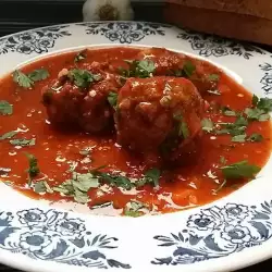 Агнешки кюфтета с доматен сос по гръцки
