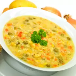 Пилешка супа с царевица