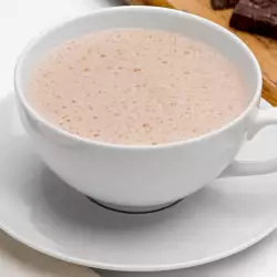 Пенлив горещ шоколадов пунш