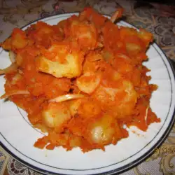 Картофена салата с червен пипер
