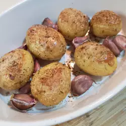 Пресни картофи с розмарин и чесън