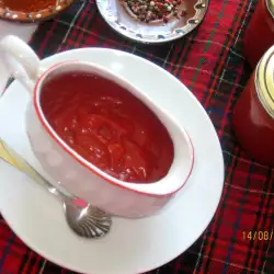 Домашен кетчуп с пресни домати
