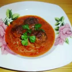 Кюфтенцата с доматен сос на Баба