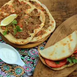 Лахмаджун - вкусна турска пица