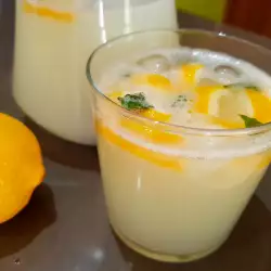 Освежаваща лимонада с мента и спрайт