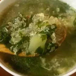 Вегетарианска супа с лобода и киноа