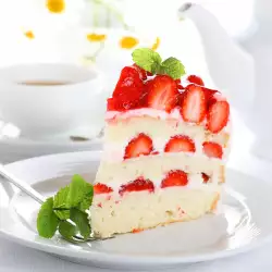 Маслена торта с ягоди