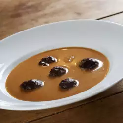 Винена супа със сливи