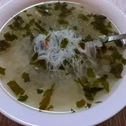 Пуешка супа със салвия и оризово фиде