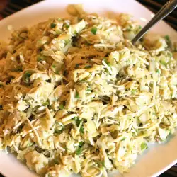 Стъргана салата от картофи и броколи