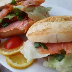 Малки сандвичи с пушена риба