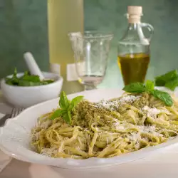 Спагети с песто от зелен грах