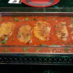 Свинско филе с доматен сос