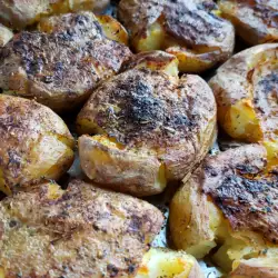 Запечени ароматни картофи