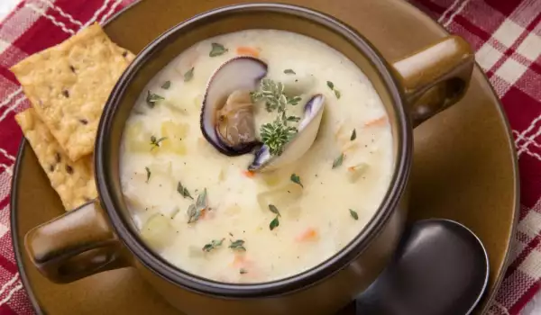 Италианска супа с пармезан и мариновани миди