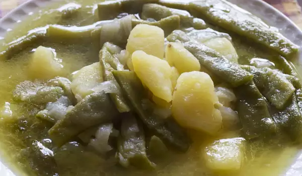 Супа от зелен фасул със застройка