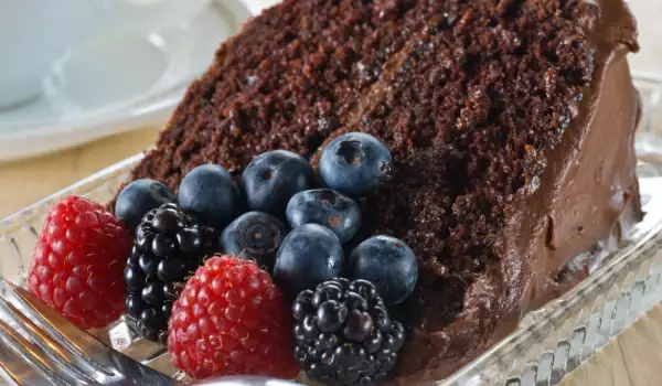 Празнична шоколадова торта с ликьор