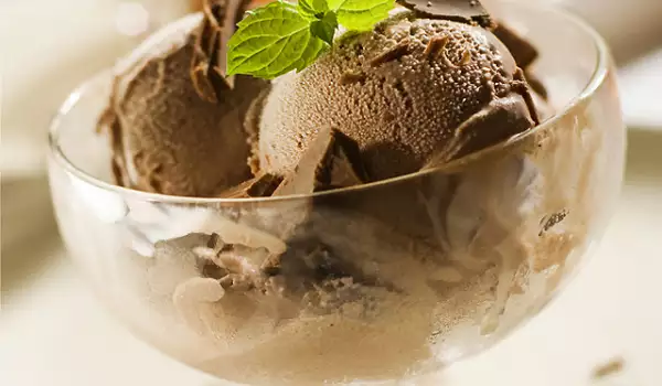 Шоколадов сладолед с кафе