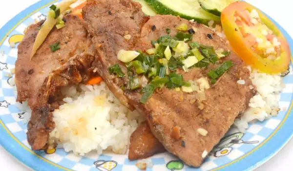 Свинско филе с ориз, шунка и гъби