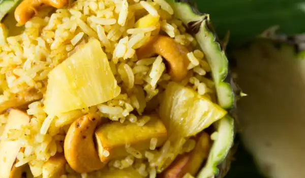 Ориз с ананас по карибски