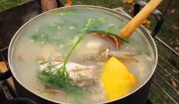 Рибена супа със сок от кисело зеле