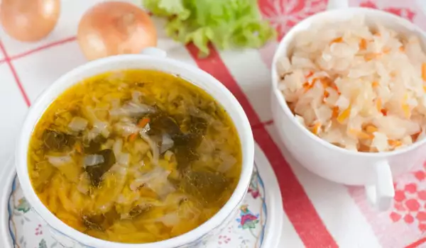 Супа от кисело зеле по руски