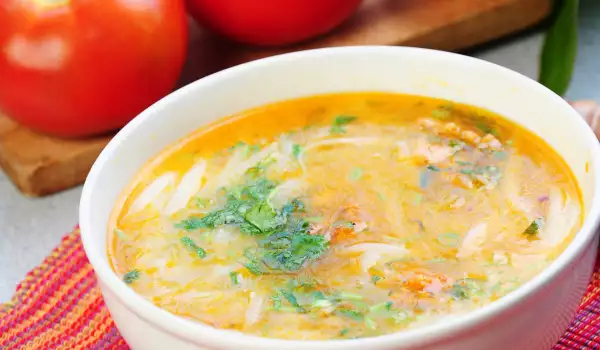 Зеленчукова супа със сирене и картофки