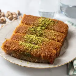 Долма Кадаиф - хрупкав турски десерт с шамфъстък