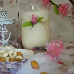 Домашно бадемово мляко