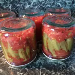 Бамя с домати в буркани