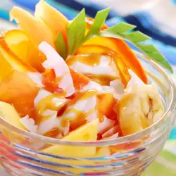 Десерт с ананас и плодове