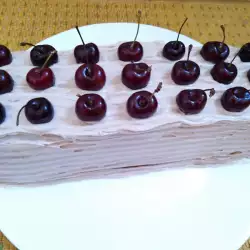 Бисквитена торта с черешов крем