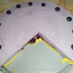 Торта със заквасена сметана и боровинки