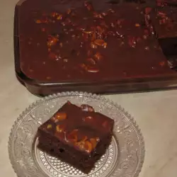 Шоколадово брауни с фъстъчена глазура