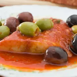 Риба с домати и маслини каламата
