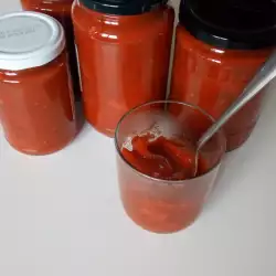Чушки в буркани с домати