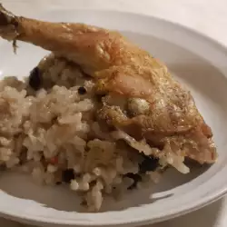 Ориз с гъби и пилешки бутчета
