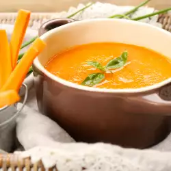 Крем супа от моркови и картофи