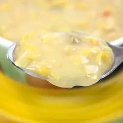 Пикантна супа с царевица