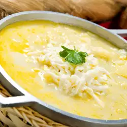 Млечна супа с ориз и сирене