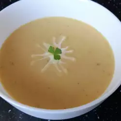 Чеснова супа със зеленчуков бульон