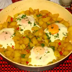 Чеснови картофи с яйца на тиган