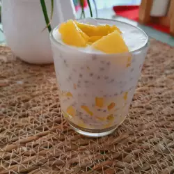 Десерт в чаша с мед
