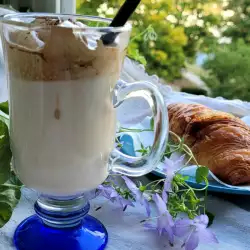Кафе Далгона с мляко