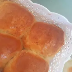Чеснови хлебчета с прясно мляко
