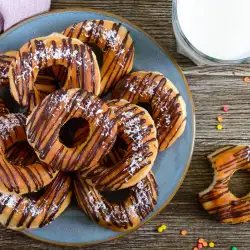 Домашни понички с шоколад и кокос