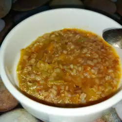 Супа от тиквички с елда