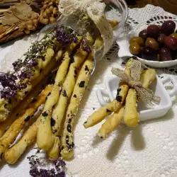 Гризини с маслини и сусам